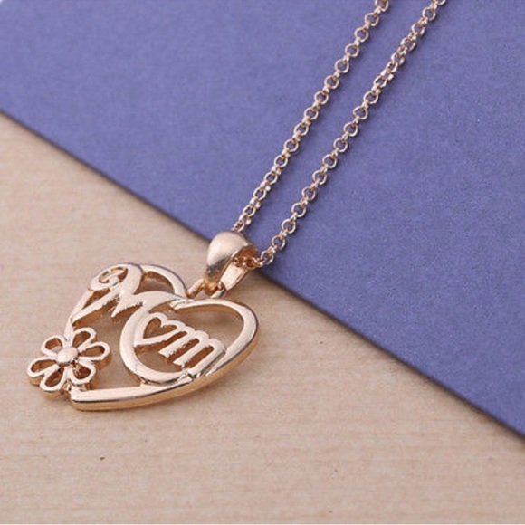 🔥 Clearance 🔥 Heart-Shaped Gold Color 'Mom' Pendant Necklace - Picture 3 of 8